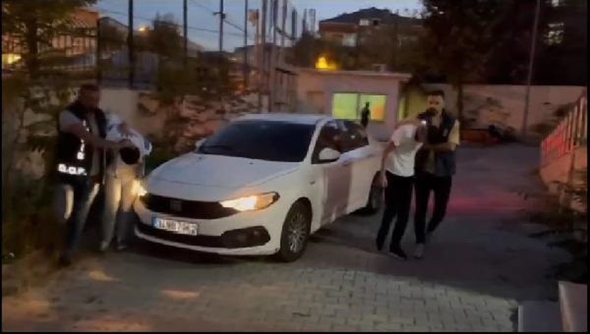 Gaziosmanpaşa\'da Sokakta Silahla Tehdit