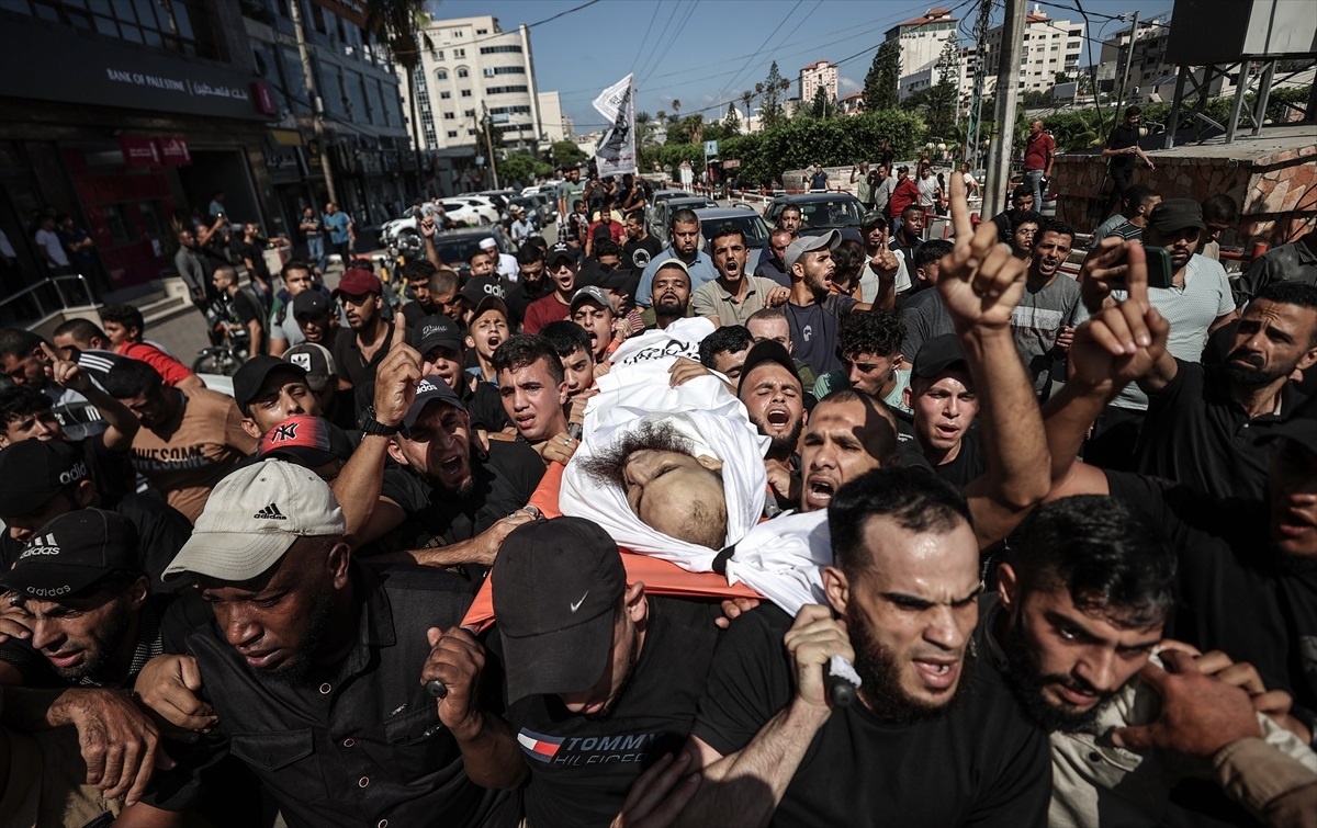 Gazze Şeridi\'nde Patlamada Hayatını Kaybeden 5 Filistinli Son Yolculuğuna Uğurlandı