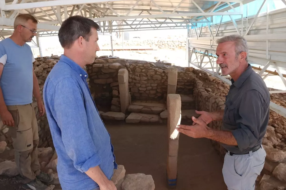 Göbeklitepe Kazı Başkanı: Göbeklitepe\'ye beton dökülmesi söz konusu değil