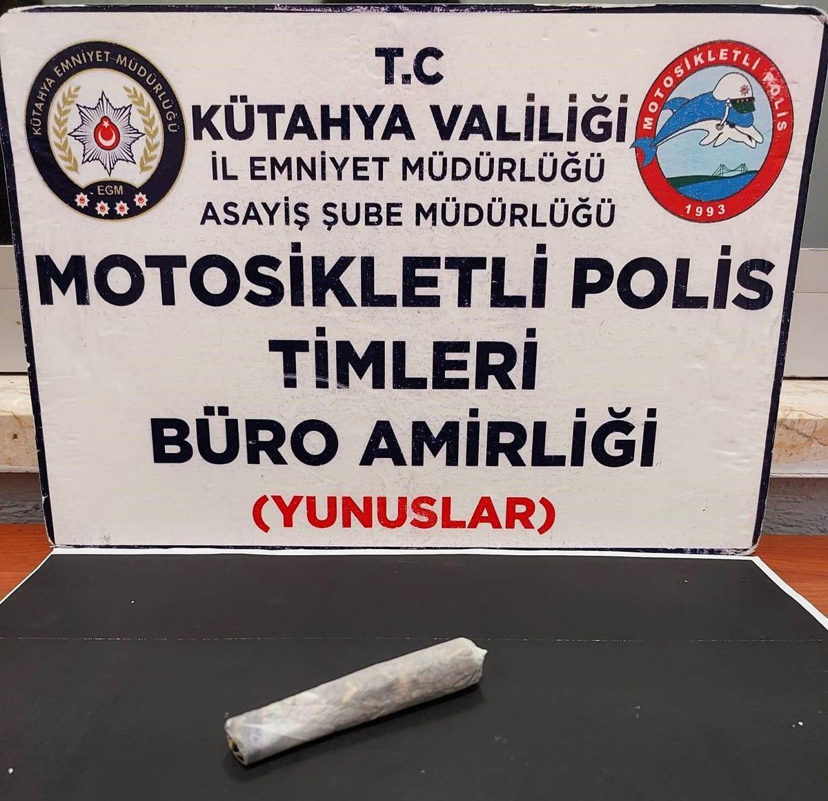 Kütahya\'da Motosikletli Polis Timlerince Araçta Esrar Ele Geçirildi