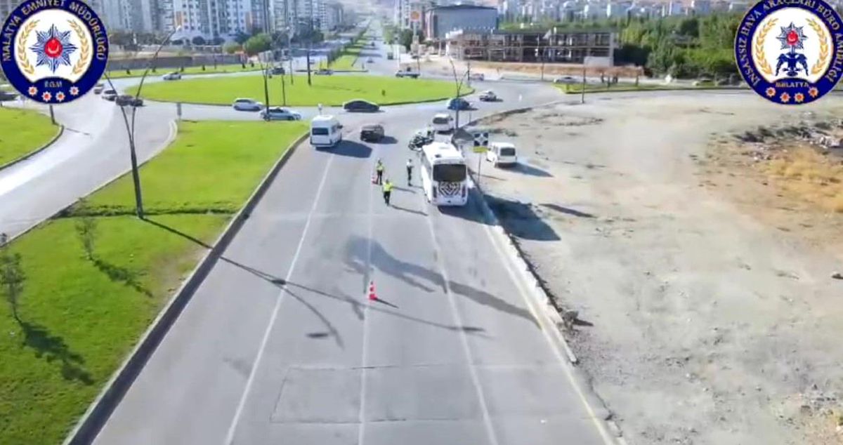Malatya\'da trafik polisi ekipleri dron destekli hız denetimi yaptı