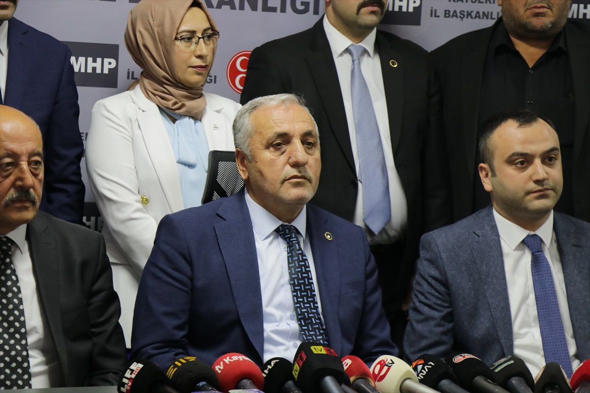 MHP Kayseri İl Başkanı Seyit Demirezen, 14. Olağan İl Kongresi\'nde aday olacağını açıkladı