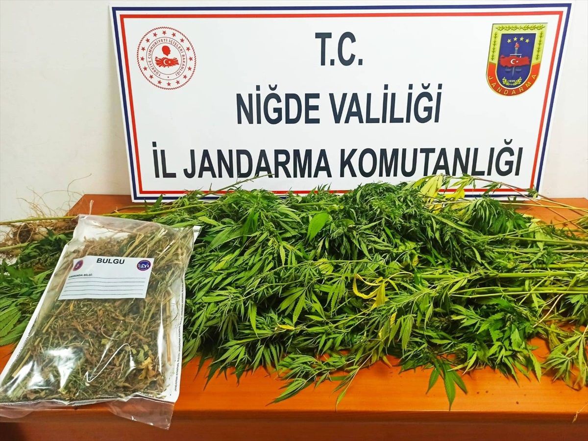 Niğde\'de Kaçakçılık ve Uyuşturucu Operasyonunda 2 Şüpheli Gözaltına Alındı
