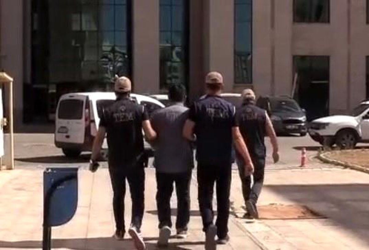 Erzurum Emniyet Müdürlüğü, iki terör örgütü mensubunu teslim aldı