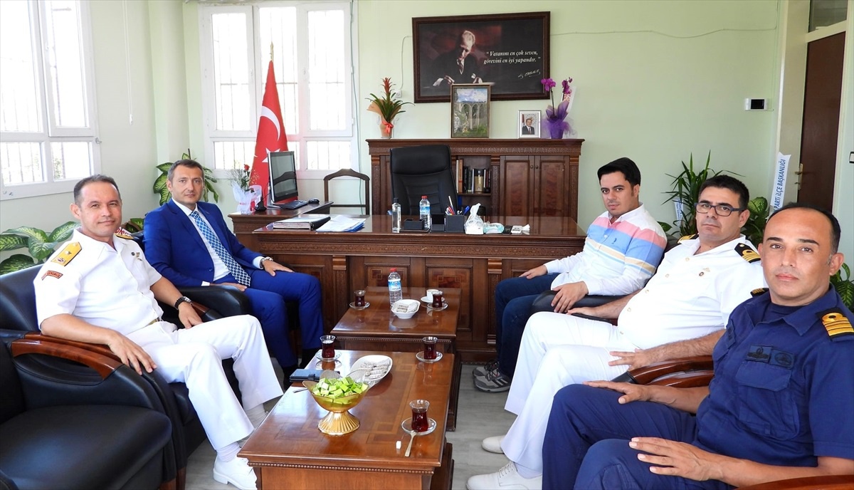 Sahil Güvenlik Akdeniz Bölge Komutanı Bavbek\'ten, Samandağ Kaymakamı Dündar\'a ziyaret