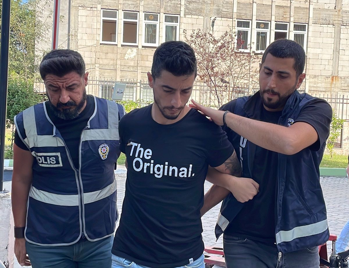 Samsun\'da silah tehdidiyle doktoru kaçıran şüpheli adliyeye sevk edildi