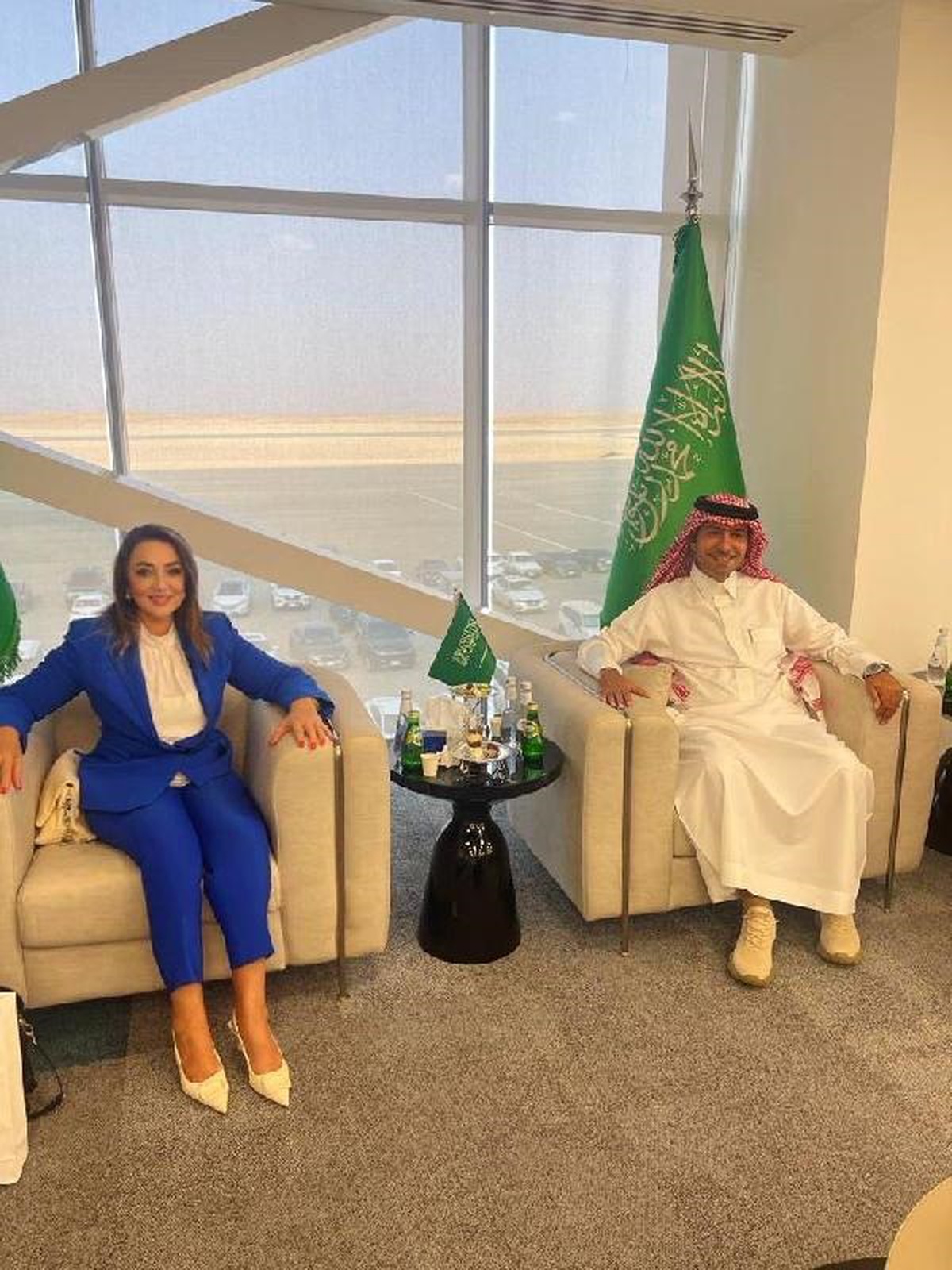 ULUSKON Genel Başkanı Nezaket Emine Atasoy, Suudi Arabistan\'da düzenlenen Cityscape Global-2023 etkinliğinde Bakan Alhogail ile bir araya geldi