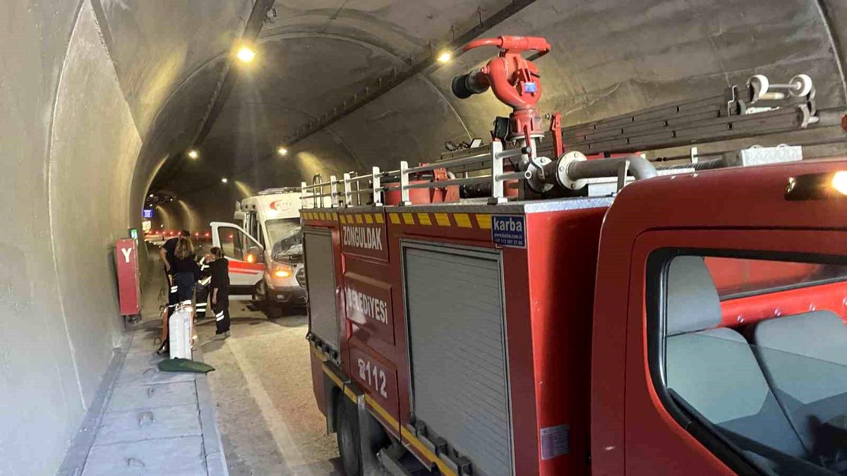 Zonguldak\'ta ambulans yangını itfaiye ekipleri tarafından söndürüldü