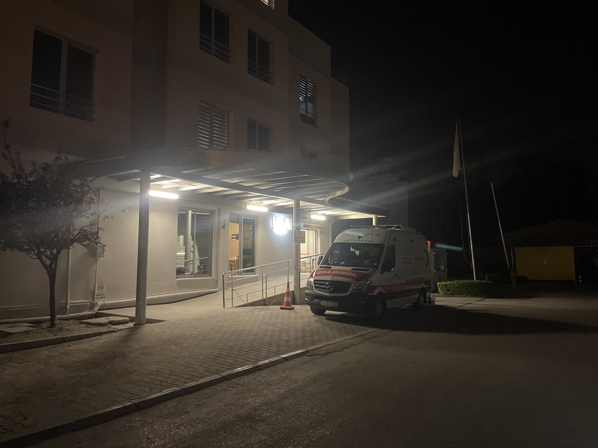 Adana\'da Otomobilde Silahlı Saldırı: 1 Yaralı
