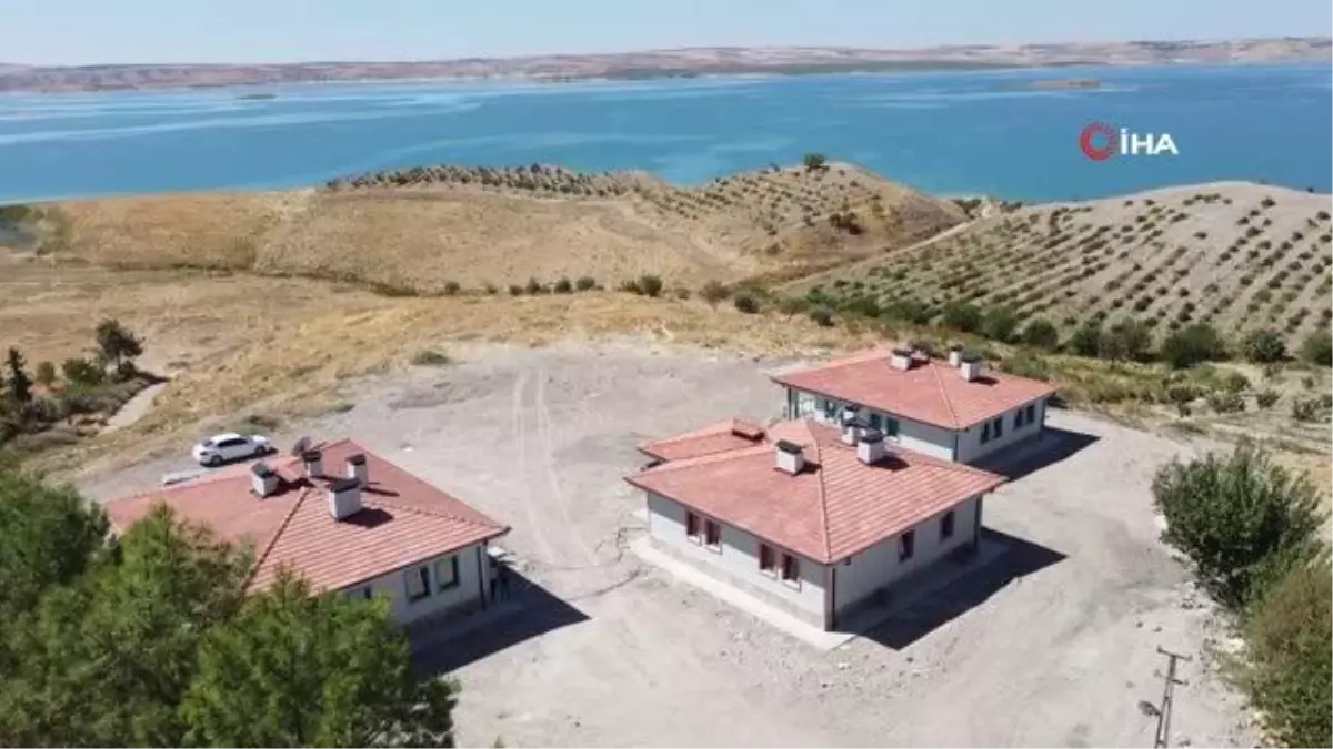 Adıyaman\'da köy evlerinin yapımı devam ediyor... Hak sahipleri evlerine girmeyi dört gözle bekliyor