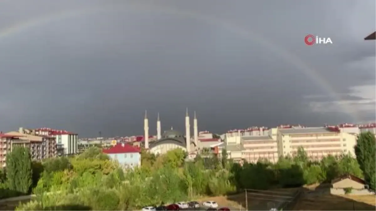 Ağrı\'da yağmur sonrası gökkuşağı mest etti