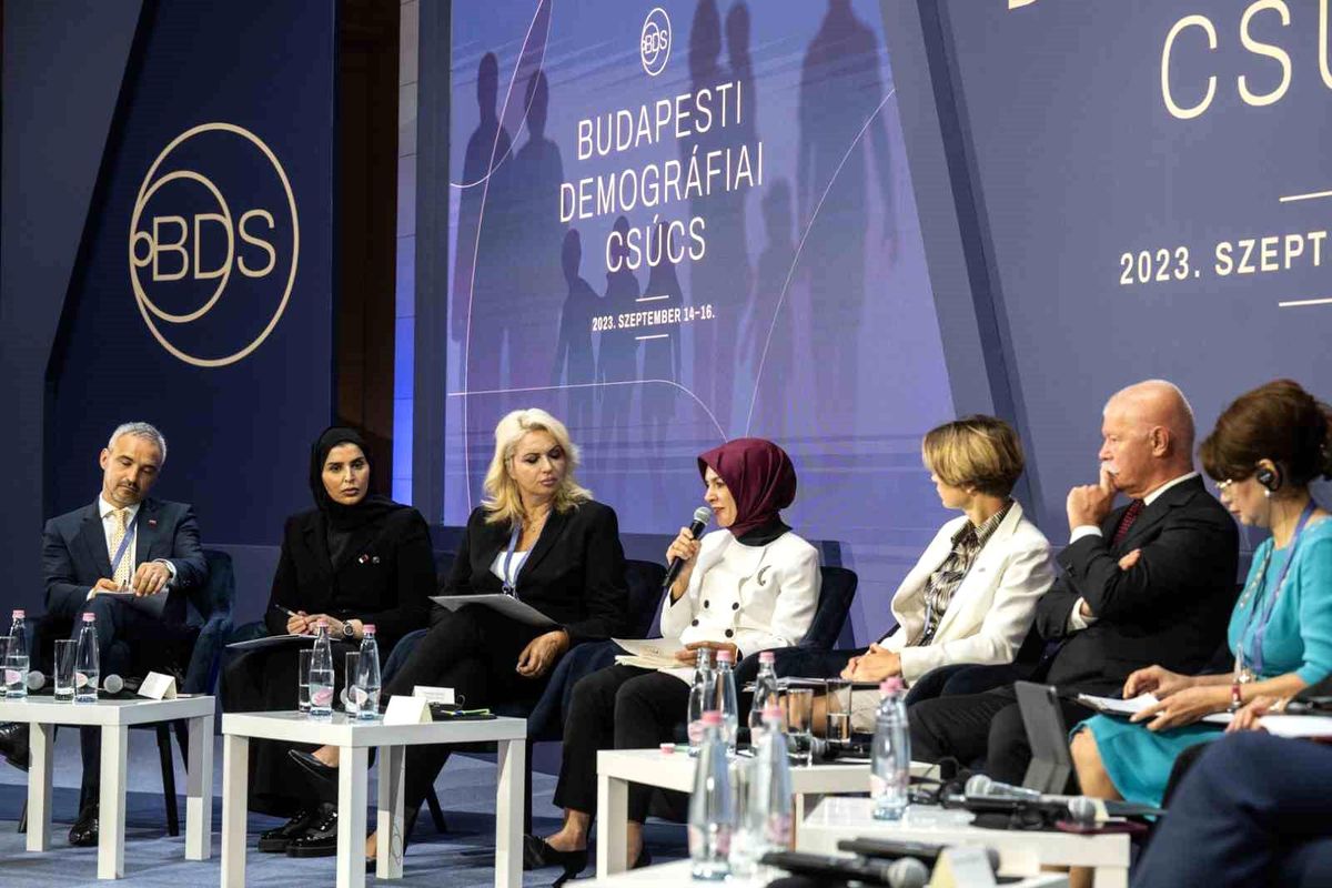 Aile ve Sosyal Hizmetler Bakanı Göktaş, "Budapeşte Demografi Zirvesi"ne katıldı Açıklaması