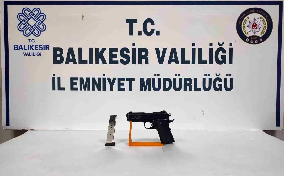 Balıkesir\'de yapılan operasyonda 22 şahıs gözaltına alındı