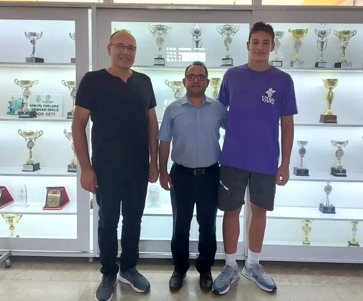 Hayırseverler Ortaokulu Sporcuları Fenerbahçe ve Tofaş\'a Seçildi