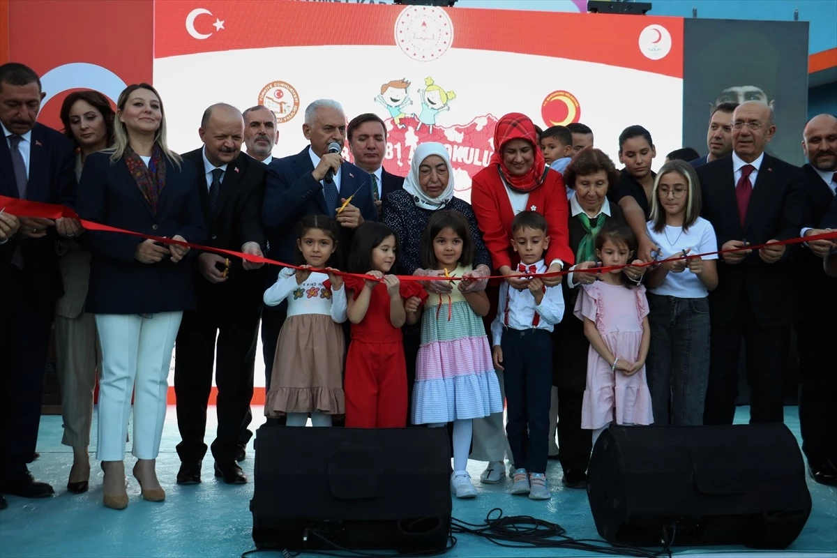 Binali Yıldırım ve Ailesinin Katkılarıyla Safizer Mehmet Karaman Kızılay Anaokulu Açıldı