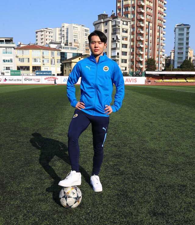 Biri daha sahaya çıkmadı! Fenerbahçe, transfer sezonunun bitmesine dakikalar kala 2 yıldıza kapıyı gösterdi