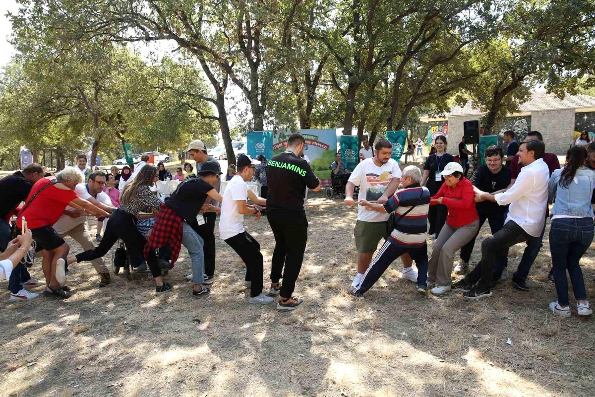 Nilüfer Belediyesi Bizim Ev Engelliler Sosyal Yaşam Destek Merkezi, yeni döneme piknikle başladı