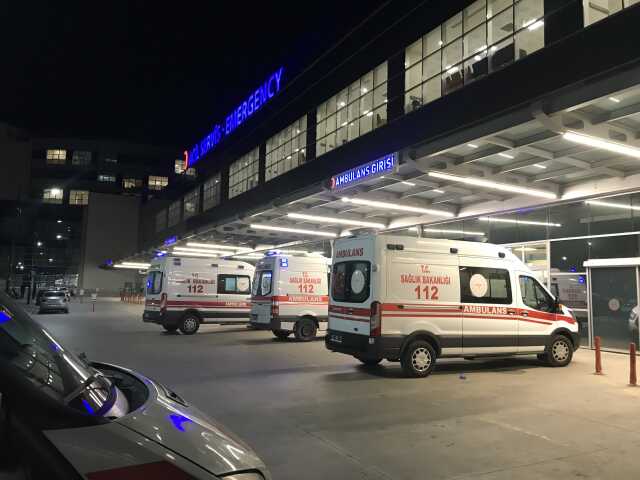 Cezaevinden izinli çıkan hükümlü, dini nikahla birlikte yaşadığı kadını bıçaklayarak öldürdü Cezaevinden izinli çıkan hükümlü, dini nikahla birlikte yaşadığı kadını bıçaklayarak öldürdü