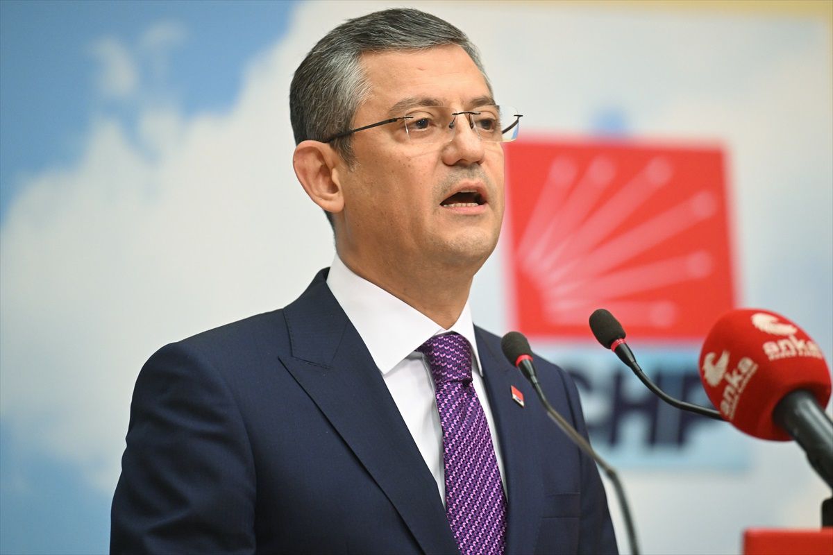 CHP Grup Başkanı Özgür Özel CHP Genel Başkanlığına Aday Oldu