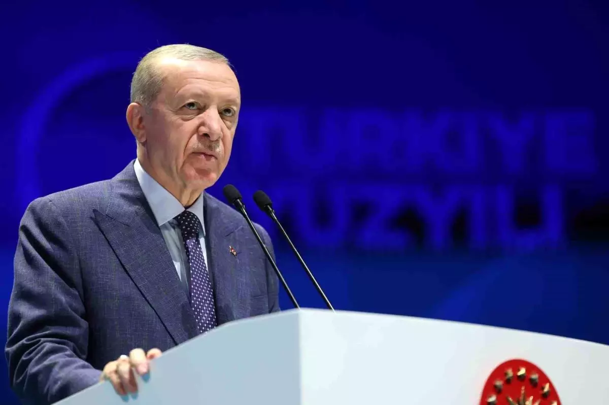 Cumhurbaşkanı Erdoğan: "(Ücretli öğretmenler ve usta öğreticiler) Saatlik ek ders ücretlerinde yaklaşık yüzde 25 oranında ilave bir artışa gidiyoruz."