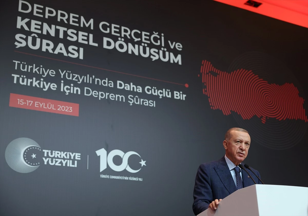 Cumhurbaşkanı Erdoğan: "(Kahramanmaraş merkezli depremlerden etkilenen illerde) Konteyner kentlerde yaşayan depremzede sayısı 1,9 milyonu bulmuştur."