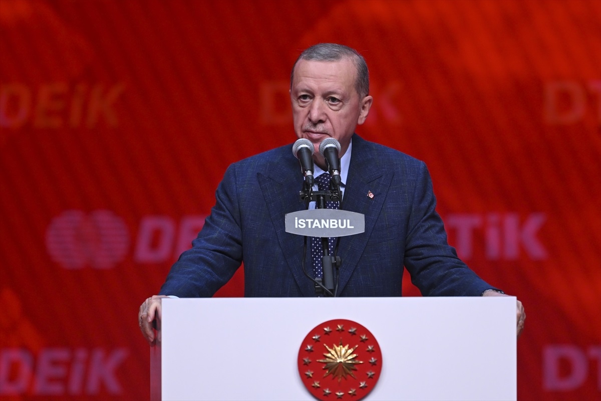 Cumhurbaşkanı Erdoğan: "Meydanı boş bıraktığımızda terör örgütlerinden vesayet güçlerine, misyonerlere, her görünümden kirli yapıların kuşatmasına...