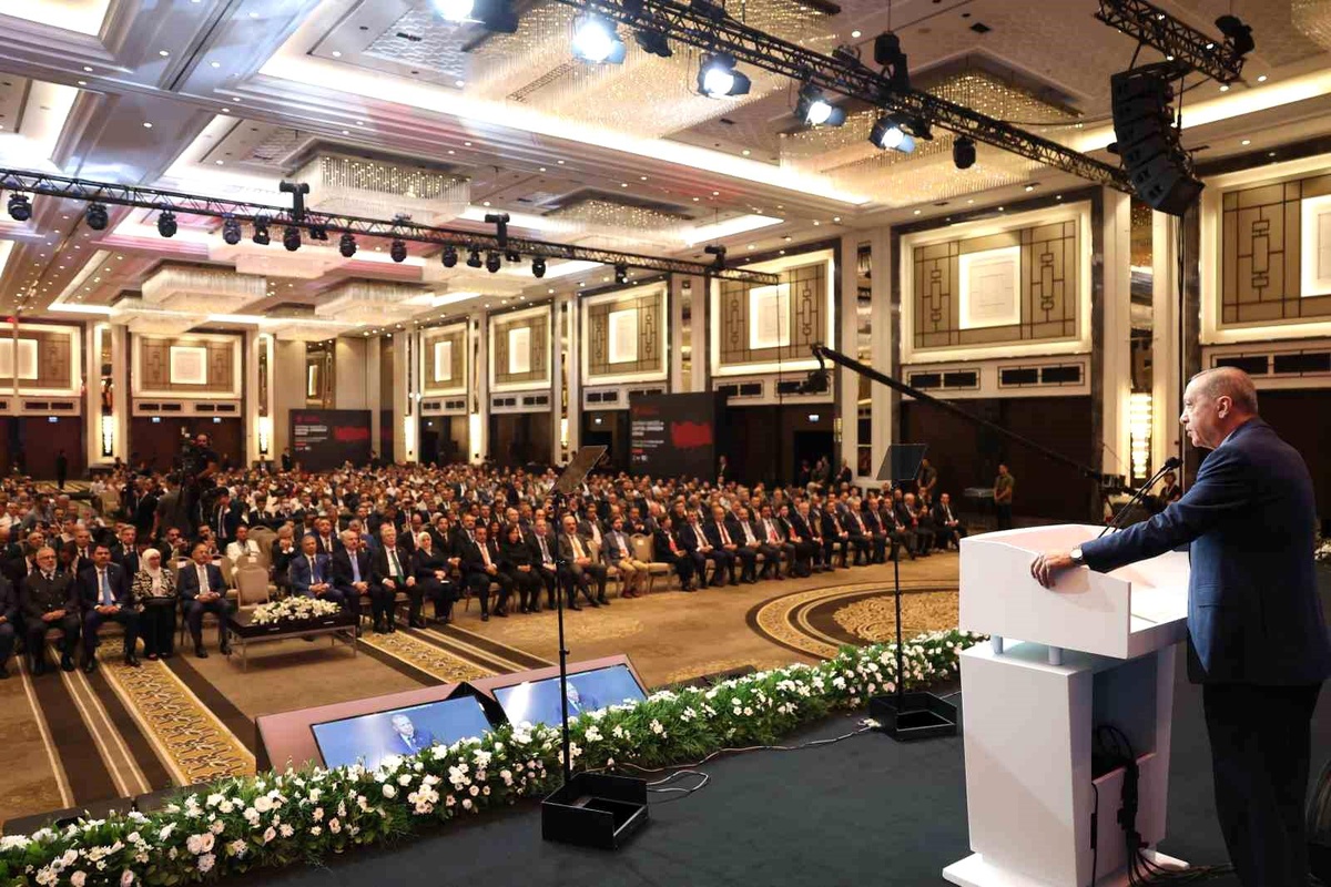 Cumhurbaşkanı Erdoğan: "(Deprem yasası) Amacımız, deprem gerçeğine karşı kentsel dönüşümü en sağlıklı, hızlı ve adil bir şekilde yürütecek hukuki...