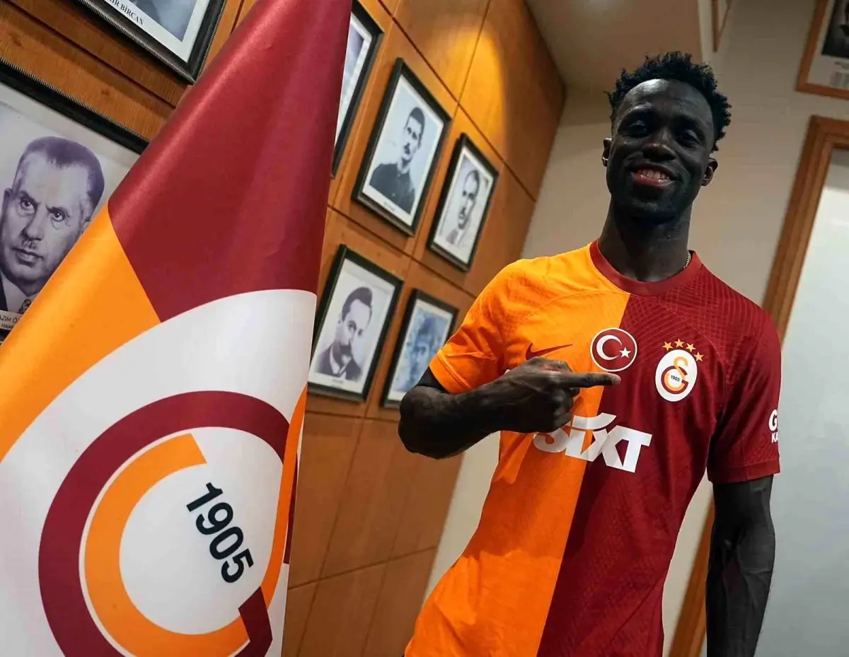 Galatasaray\'ın yeni transferi Davinson Sanchez: \'Buraya takımı geliştirmek için geldim. Şu an çok iyi bir takımımız olduğu gerçek\'