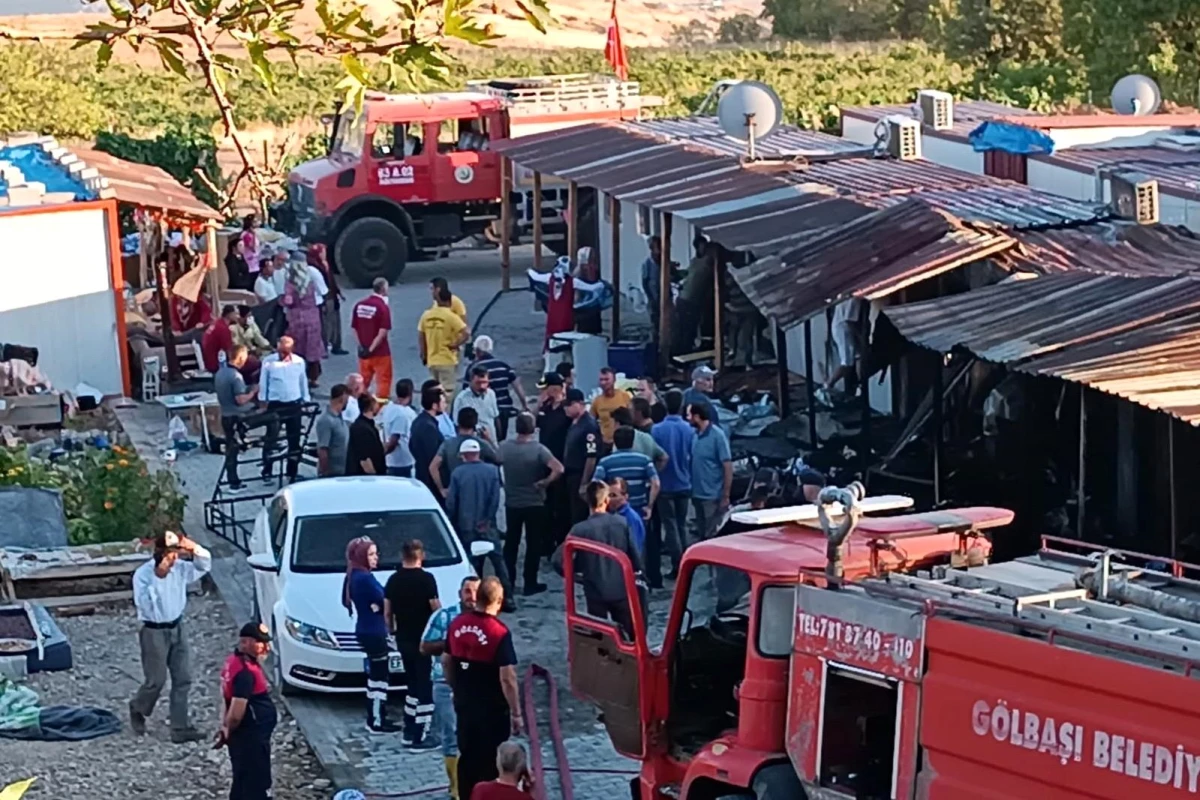 Adıyaman\'ın Gölbaşı ilçesinde konteyner kentte yangın çıktı