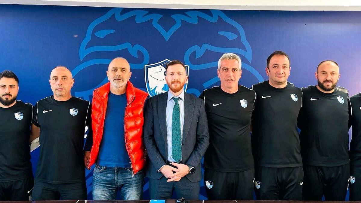 Erzurumspor\'da Başkan Dal altyapı hocalarıyla buluştu
