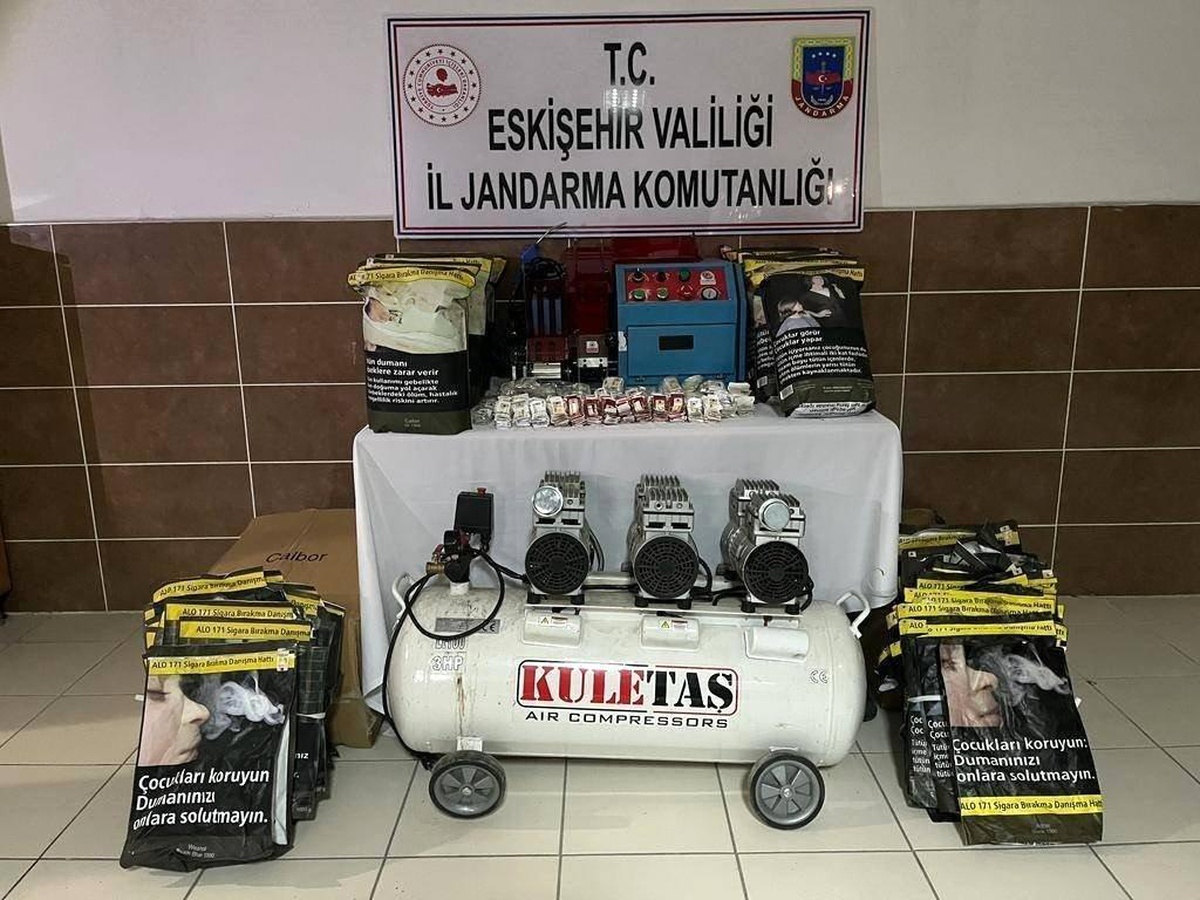 Eskişehir\'de Kaçak Sigara Operasyonu: 11 Paket Sahte Bandrollü Tütün Ele Geçirildi