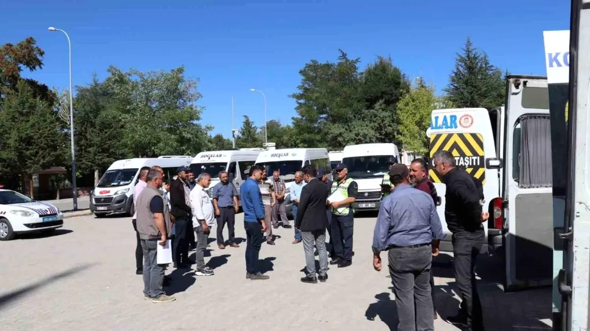 Afyonkarahisar Hocalar İlçesinde Öğrenci Servis Araçları Denetlendi