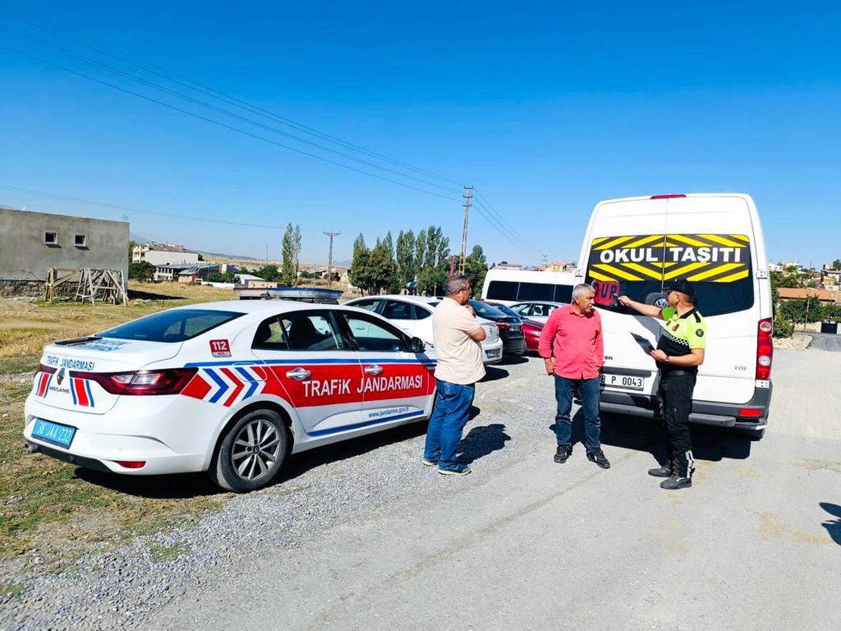 Kayseri İl Jandarma Komutanlığı Okul Servislerini Denetledi