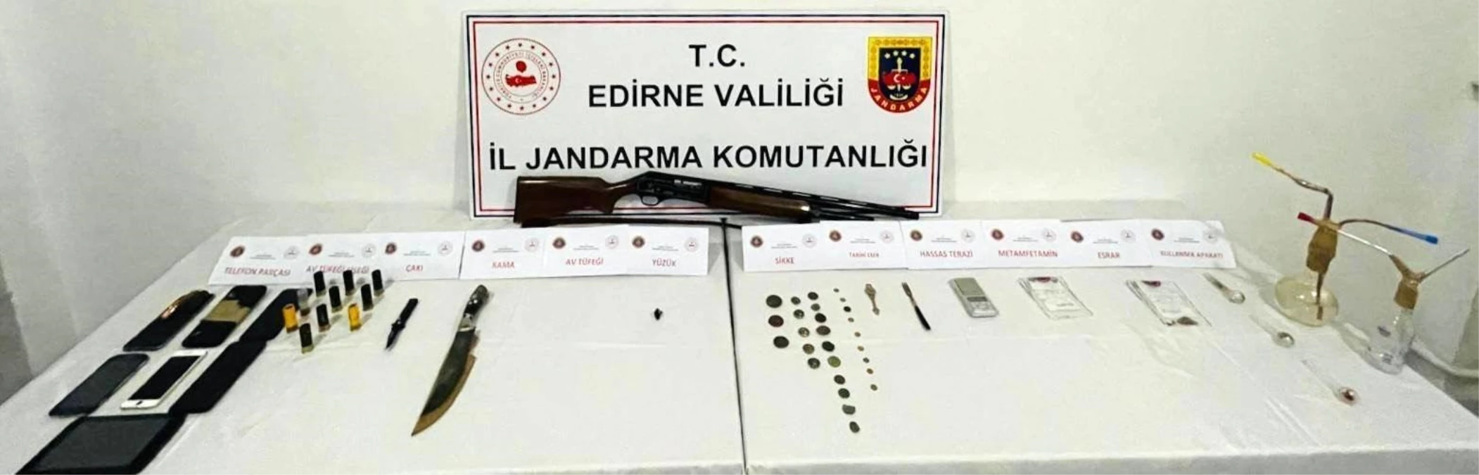 Edirne\'de Uyuşturucu Ticareti Operasyonu: Tarihi Eserler de Ele Geçirildi