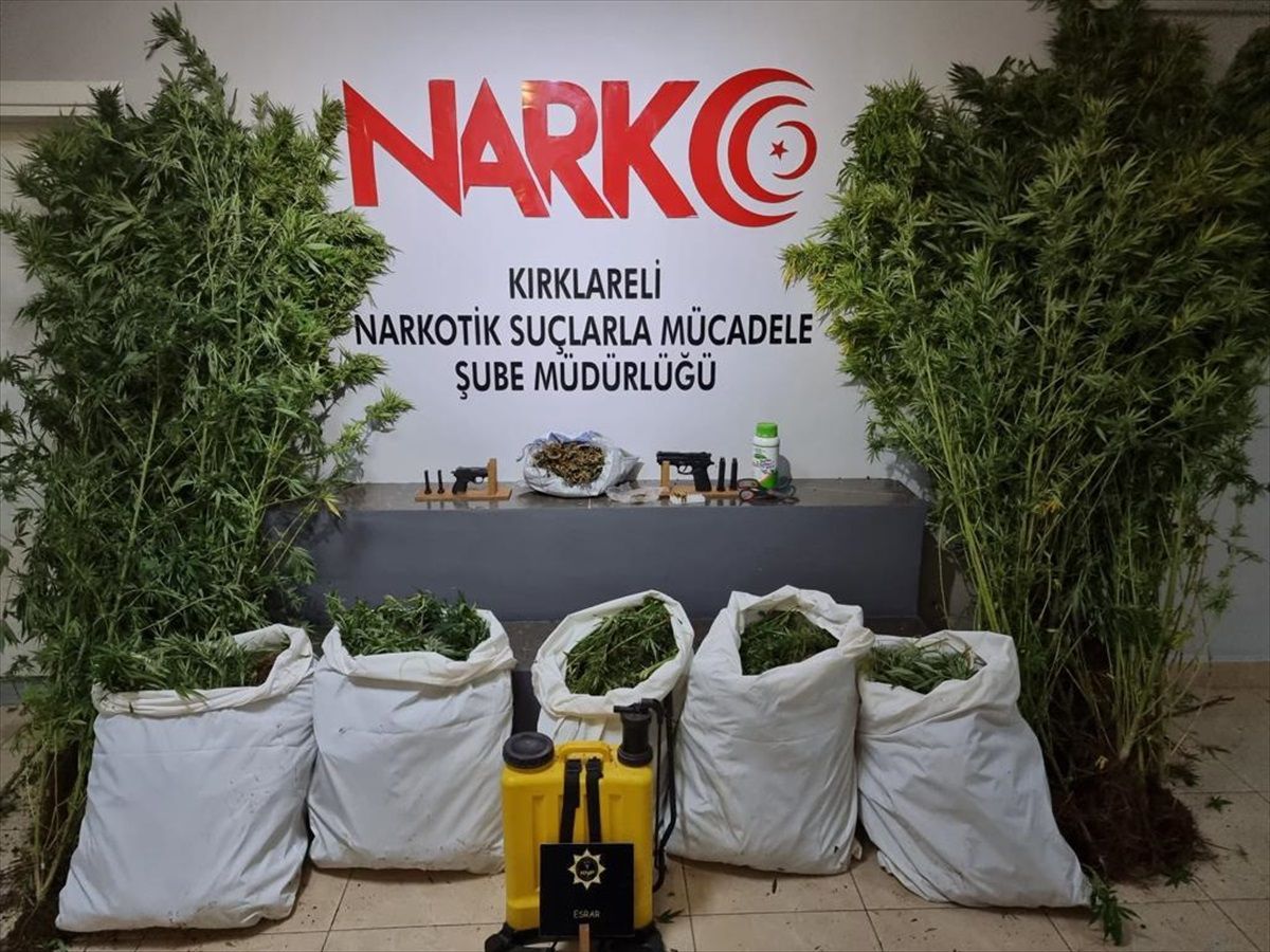 Kırklareli\'nde 103 Kilogram Esrar Bulundu, 3 Zanlı Tutuklandı