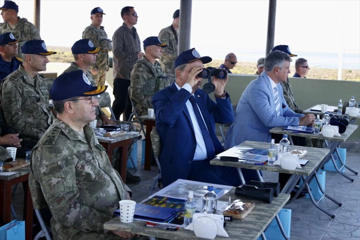 KKTC Cumhurbaşkanı Tatar, Şehit Yüzbaşı Cengiz Topel Akdeniz Fırtınası Tatbikatı-23\'ü izledi
