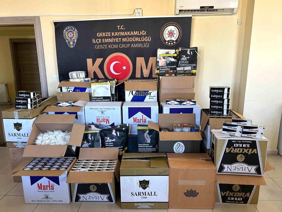 Gebze\'de yapılan aramada 183 bin makaron ve 12 kilo tütün ele geçirildi