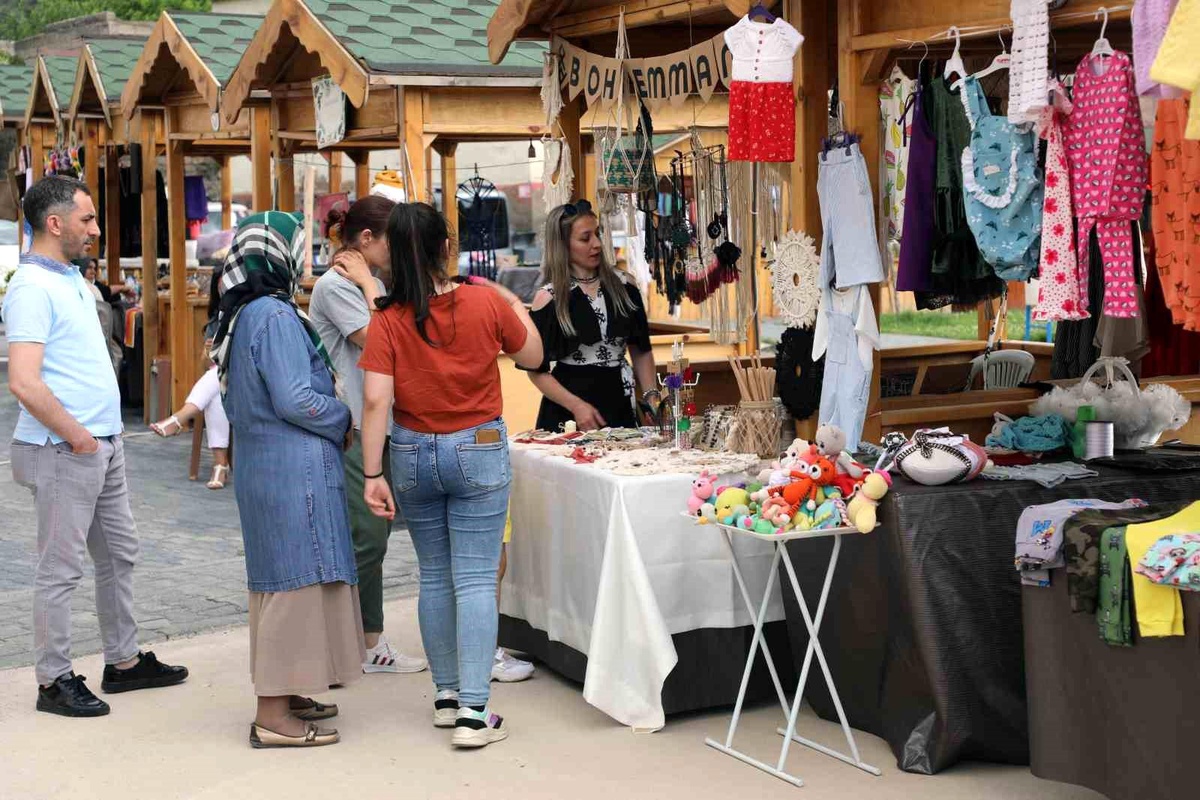 Talas Belediyesi\'nin Kadın Girişimcilere Destek Projesi: Maharetli Eller Kadın Üretici Pazarı
