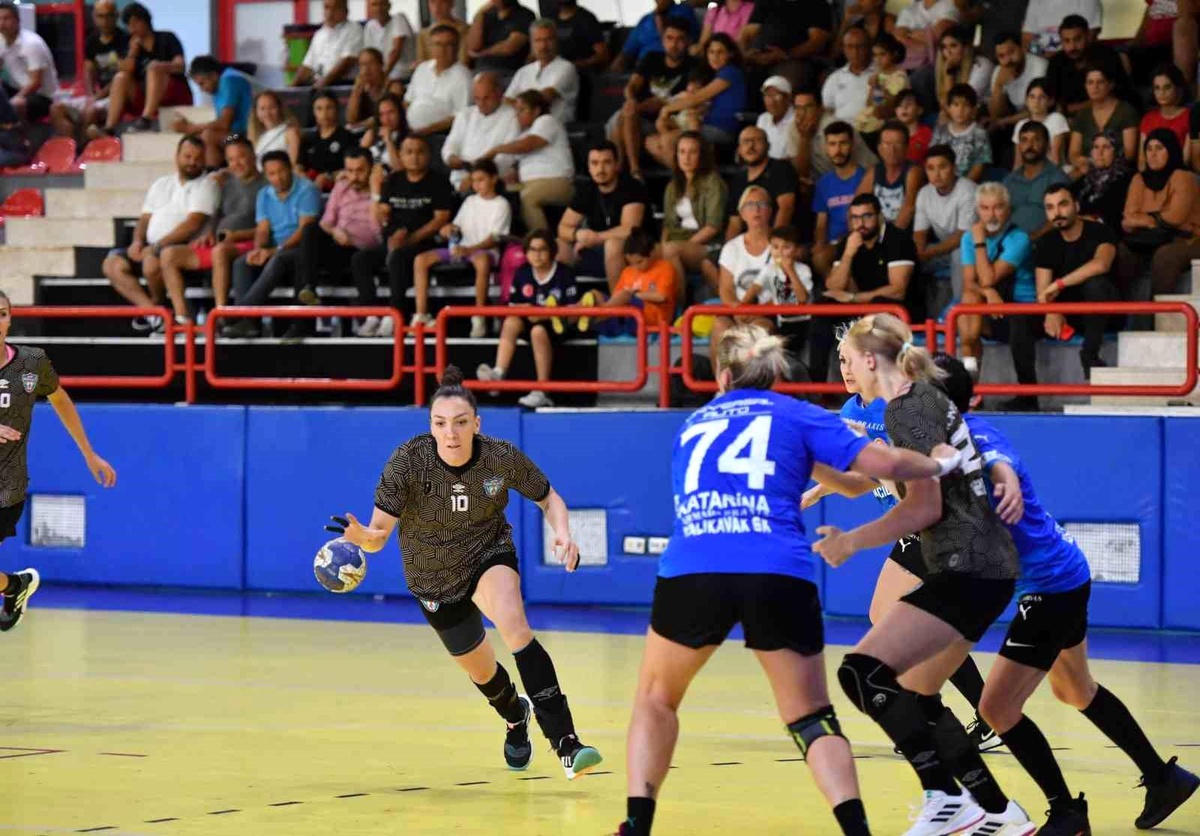 Konyaaltı Belediye Spor Kadın Hentbol Takımı, Anadolu Üniversitesi\'ni ağırlıyor