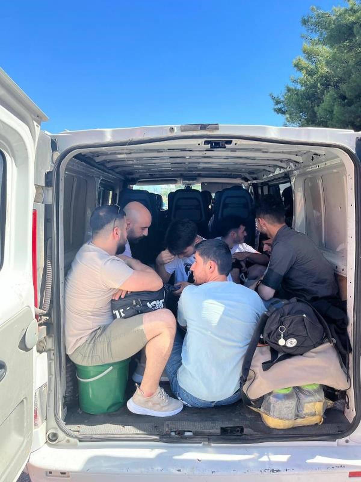 Muğla\'da 128 kaçak göçmen ve 19 organizatör yakalandı