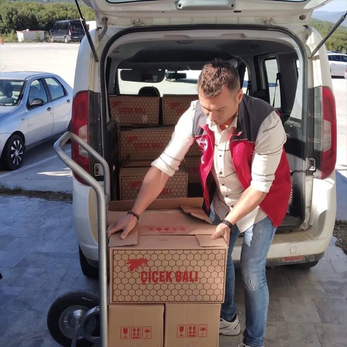 Muğla Tarım ve Orman Müdürlüğü, etiketsiz ve sevk raporu bulunmayan 500 kilogram bala el koydu