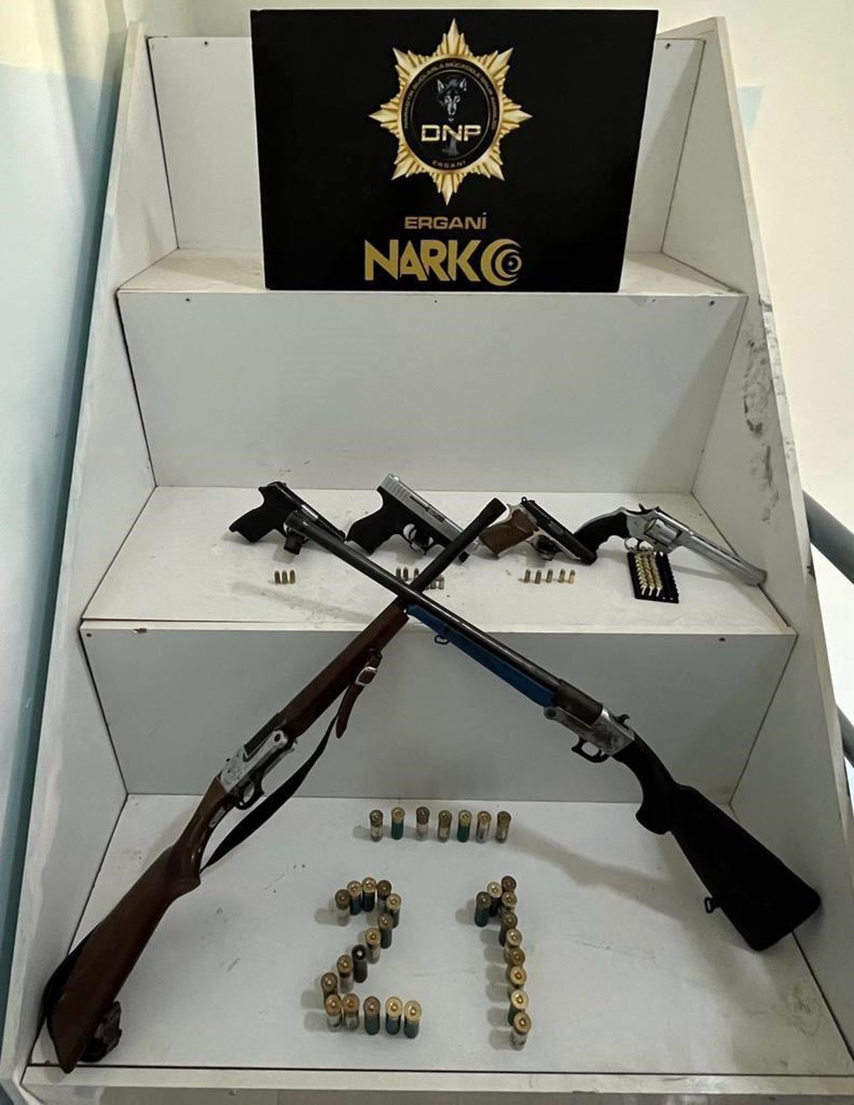 Diyarbakır\'da Narkotik Operasyonunda 11 Şüpheli Gözaltına Alındı