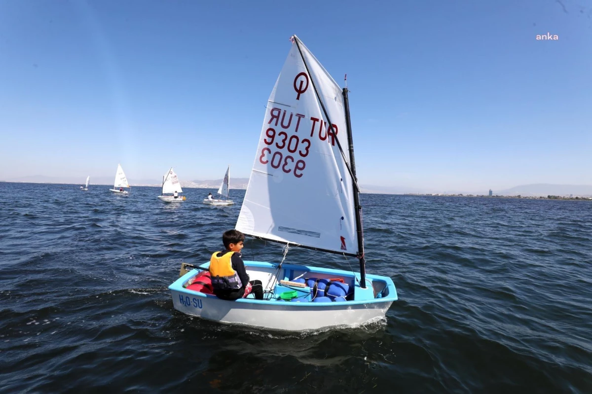 İzmir\'in Kurtuluş Kupası Yelken Yarışları ve Deniz Festivali Başladı