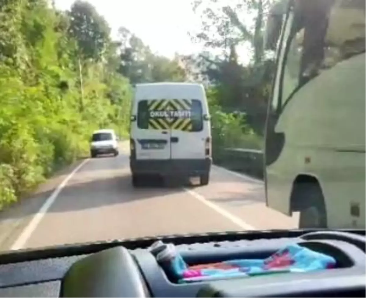 Ünye\'de Okul Servisi Tehlikeli Araç Kullanıyor