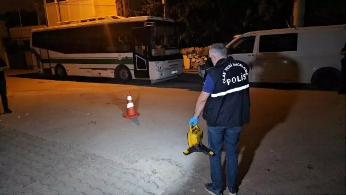 Adana'da Otomobilde Silahlı Saldırı: 1 Yaralı