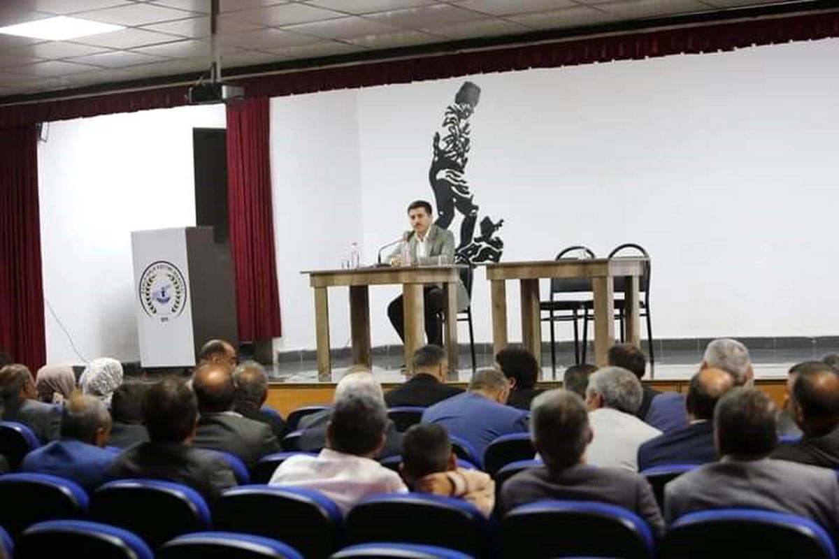 Van\'ın Özalp ilçesinde muhtarlarla istişare toplantısı yapıldı