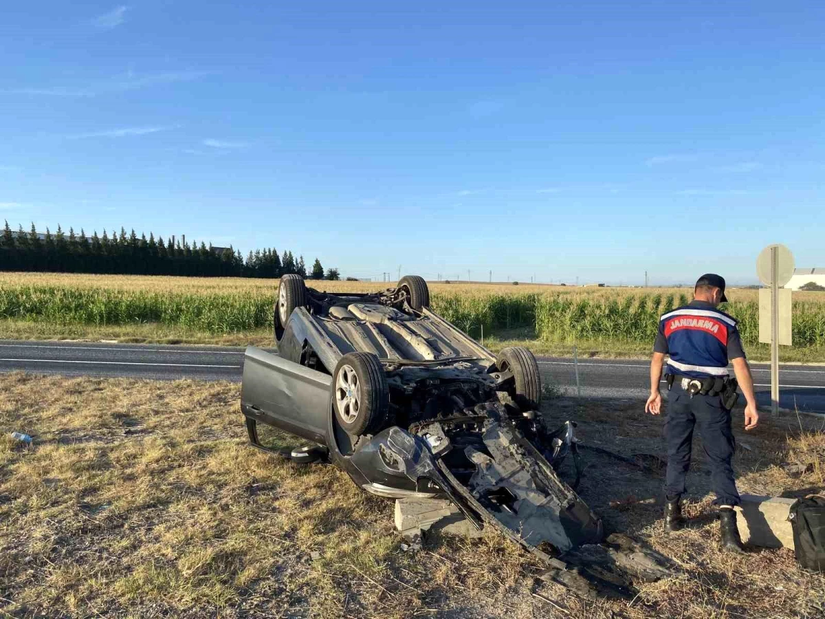 Tekirdağ\'da Kamyonetle Çarpışan Otomobil Takla Attı, Sürücü Emniyet Kemeri Sayesinde Yara Almadan Kurtuldu