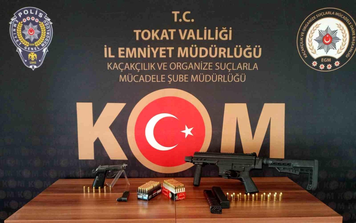 Tokat\'ta Şüpheli Araçta Uzun Namlulu Silah Ele Geçirildi