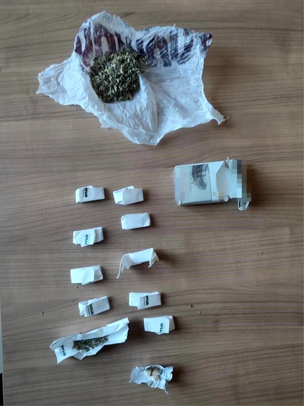 Van\'da Torbacılara Operasyon: Uyuşturucu Madde Ele Geçirildi, 24 Şahıs Hakkında İşlem Yapıldı