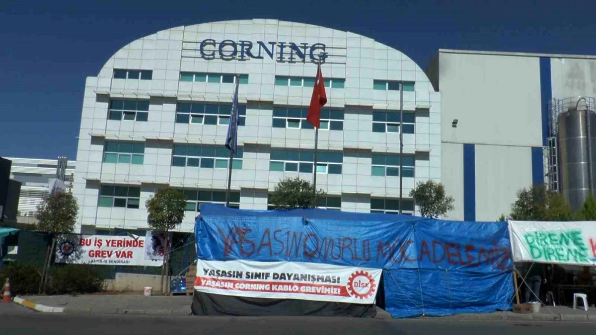 Corning Fabrikası İşçileri 65 Gündür Grevde